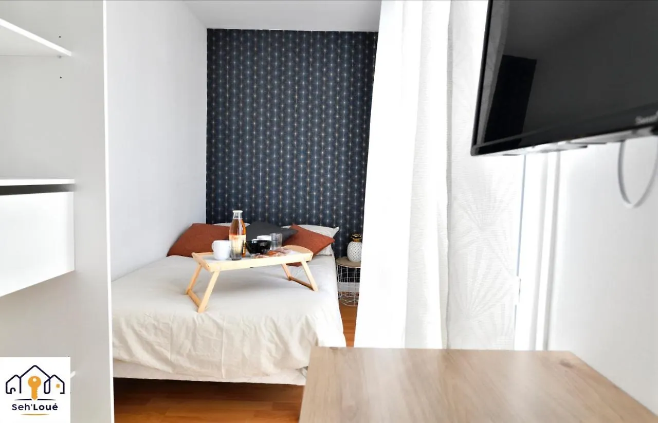 Chambre 1 Privee Avec Balcons Et Communs A Partager Sehloue contacts