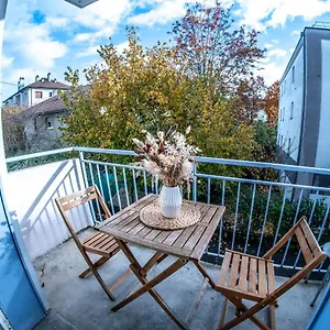 https://studio-cosy-espace-exterieur-et-proche-du-centre.hotels-rhonealpes.com